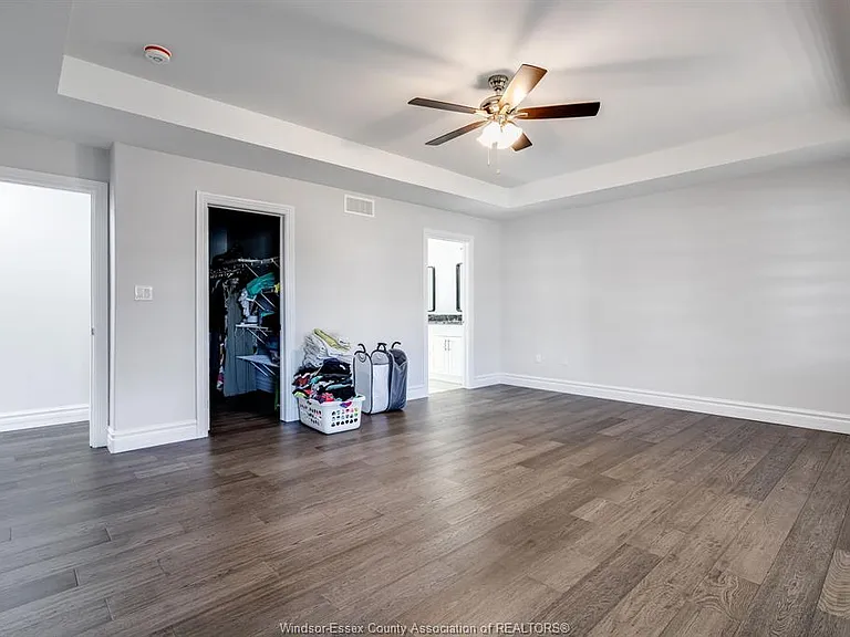 210 Cowan Ct — Photo 24