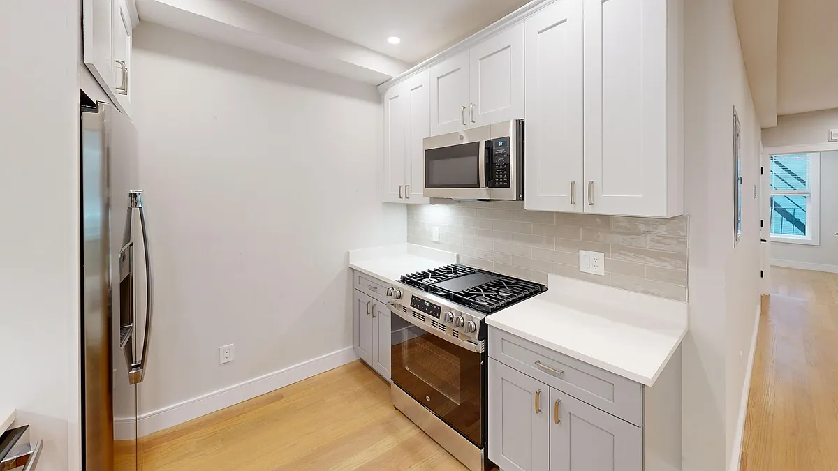 Building Photo - 230 Tremont St #2