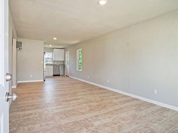 4th image of 3324 NE 15th St