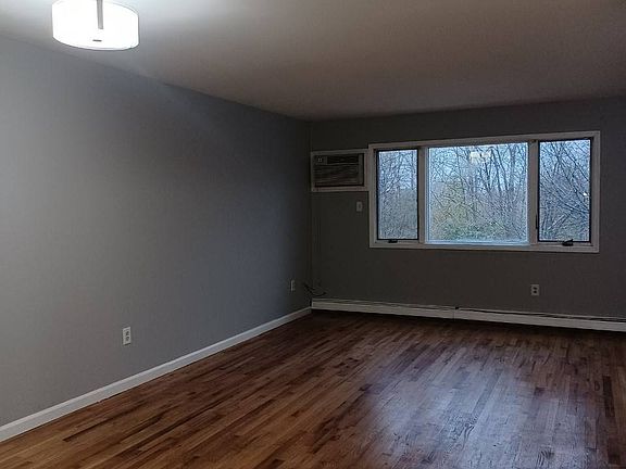 4th image of 156-00 75th St