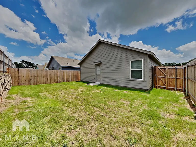 1267 Hackberry Trl — Photo 20