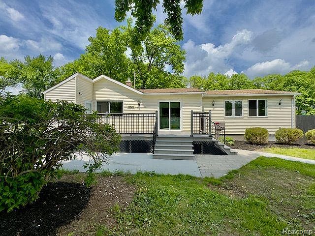 1st image of 30526 Elmwood St