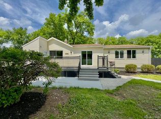 30526 Elmwood St, Garden City, MI 48135