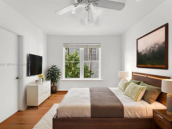 4th image of 1018 Meridian Ave APT 8