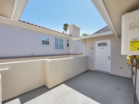 2nd image of 308 N Catalina Ave #2