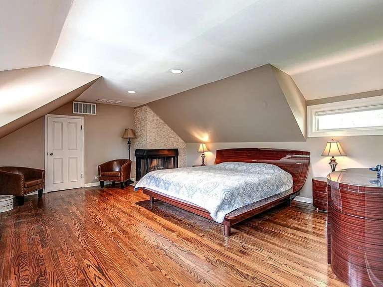 271 Longacres Ln — Photo 29