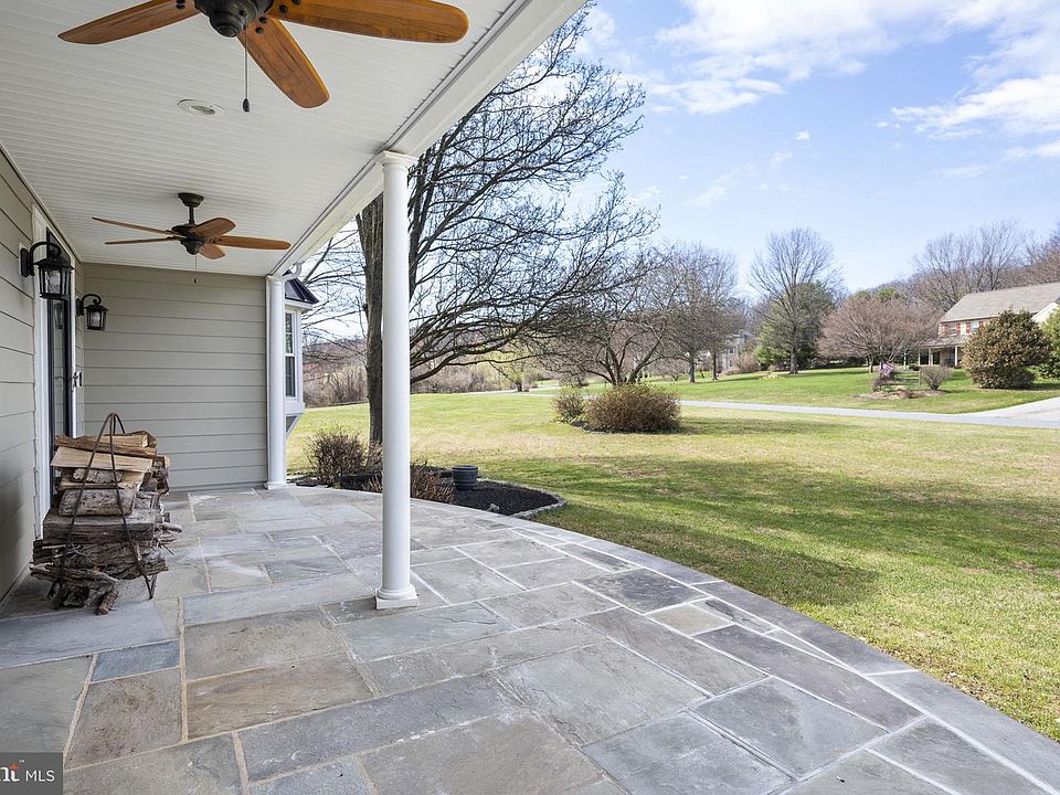 1st image of 61 Green Pond Ln