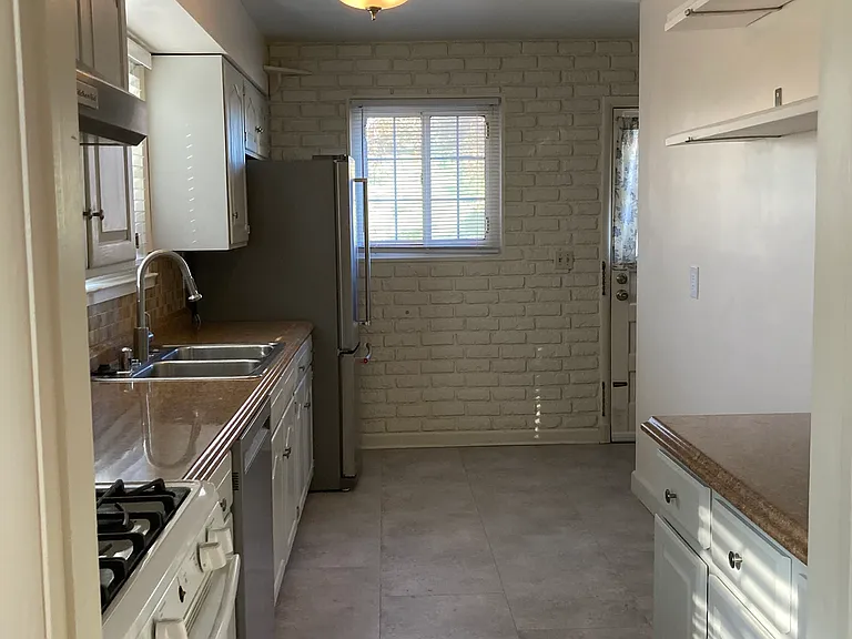 6400 Pickett St — Photo 9