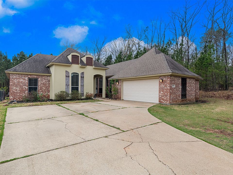 1st image of 3792 Lakeside Dr