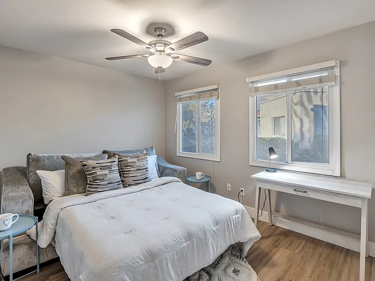 5045 N 81st St — Photo 35