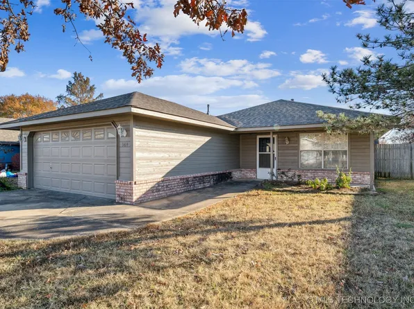 9414 E Magnoliawood Dr, Claremore, OK 74019