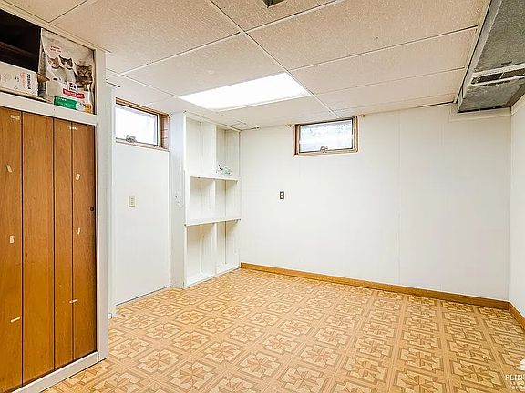 5th image of 946 Mission Ave