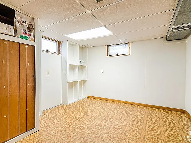 946 Mission Ave — Photo 5