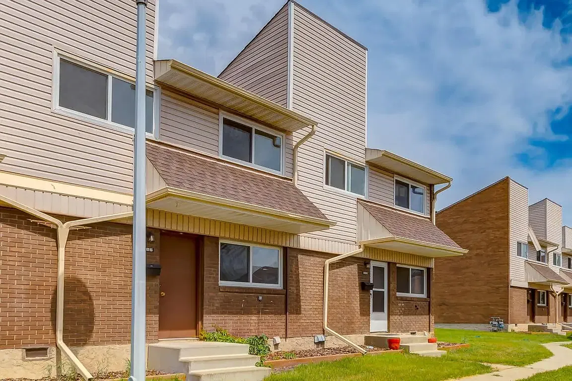 South Ridge Townhomes — Photo 1