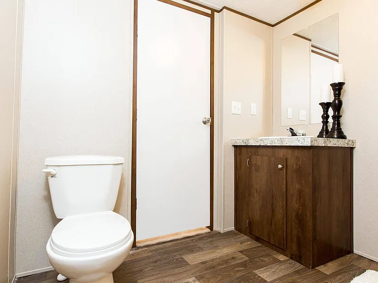 881 Woodland Blvd — Photo 3