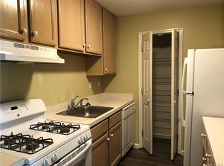 10-12 Chestnut St #B201, Suffern, NY 10901