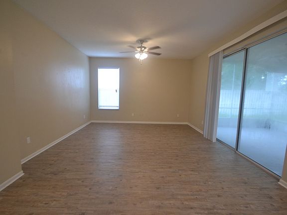 3rd image of 4824 Charowen Dr