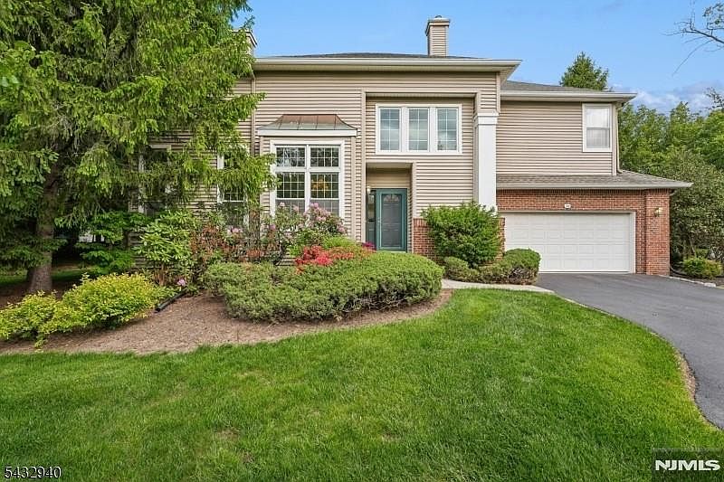 1st image of 32 Kent Dr #C0148