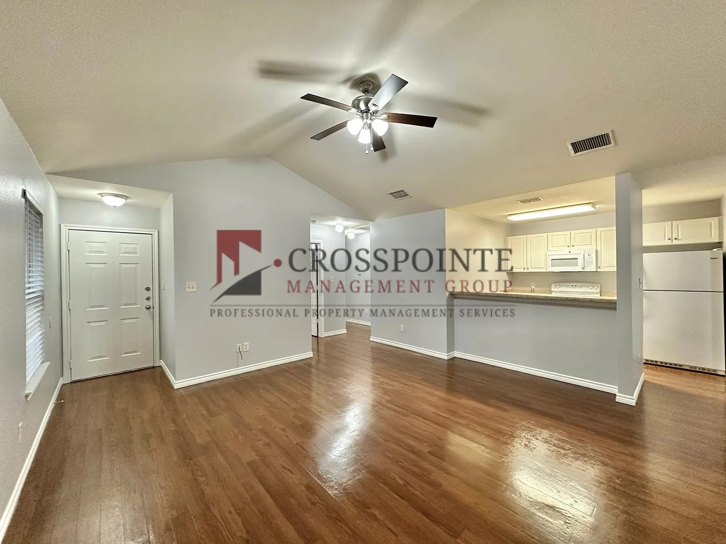 3 Bedroom 2 Bath Duplex at Mansion Creek in Tyler! 1/2 OFF your first full month's rent! — Photo 4