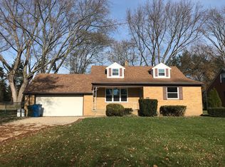 25162 Sunset Oval, North Olmsted, OH 44070