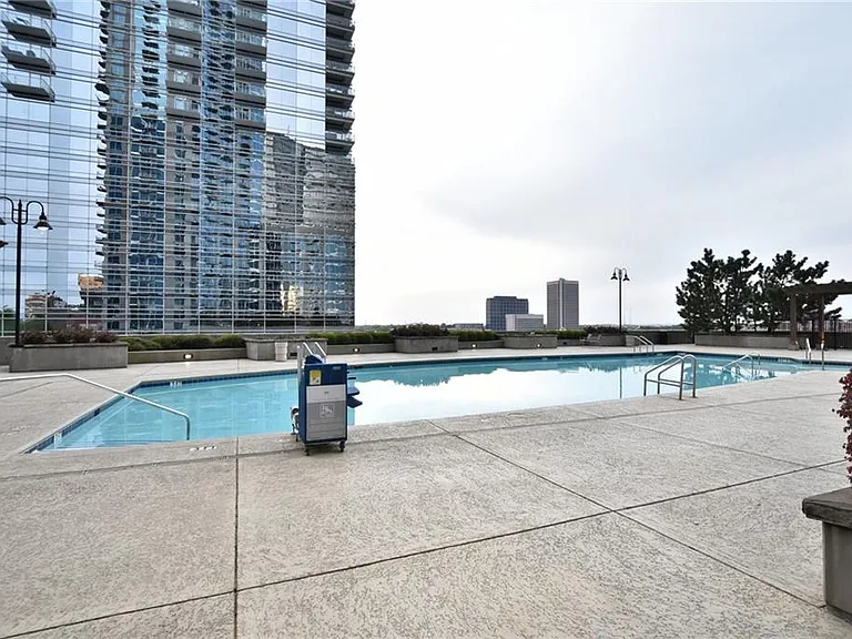 400 W Peachtree St NW #711 — Photo 27