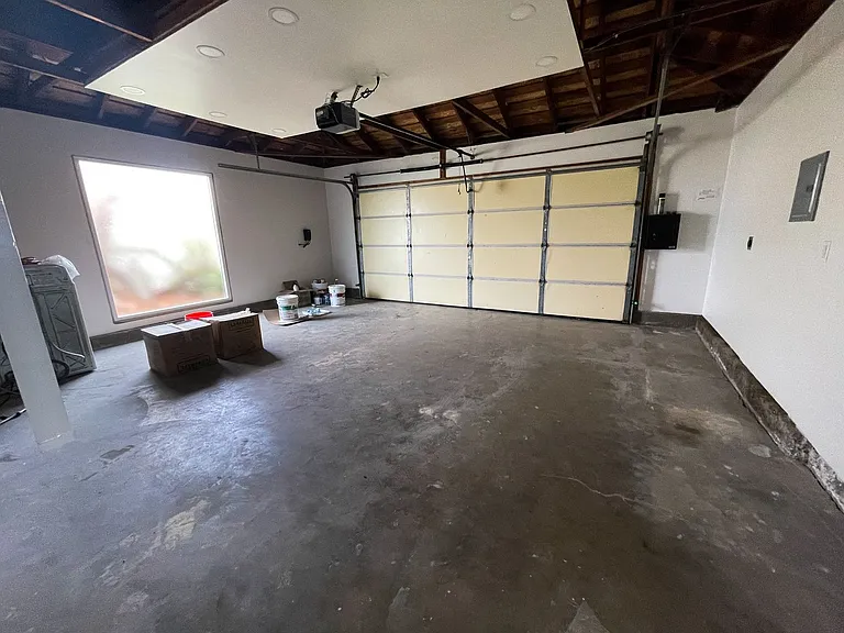 9192 Christine Dr — Photo 35