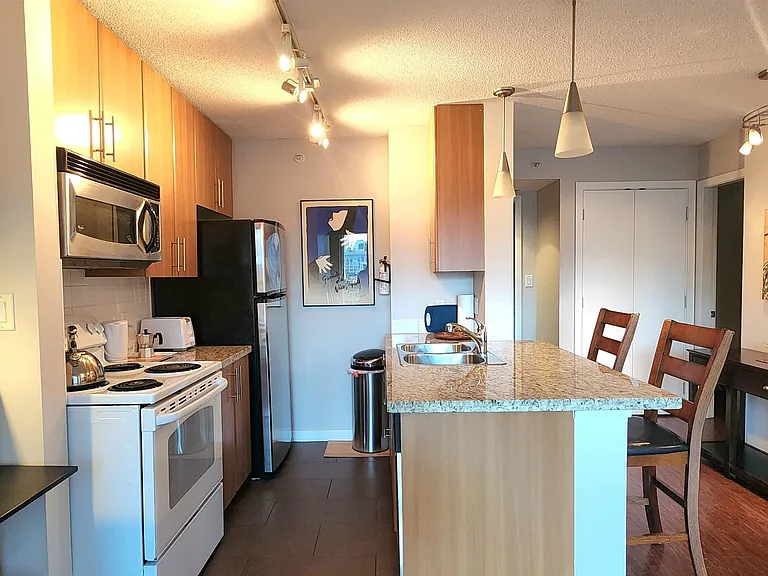 688 Abbott St #1607 — Photo 11