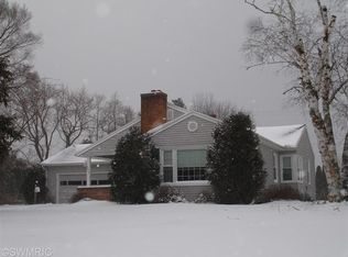 14657 Lakeshore Dr, Grand Haven, MI 49417