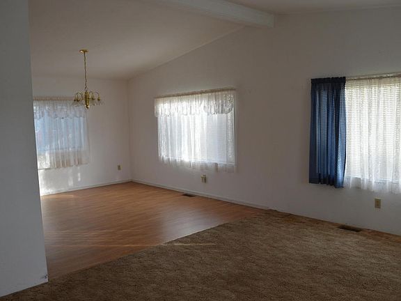 3rd image of 6090 NE Evergreen Ln