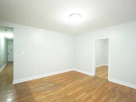 4th image of 2224 Amsterdam Ave APT 22