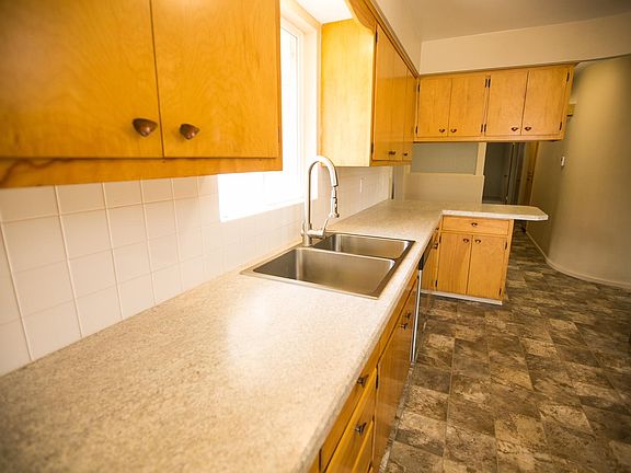 5th image of 3440 Skyline Dr #A