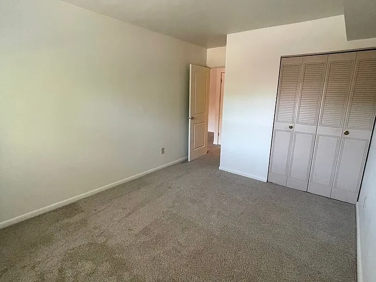 360 Maryland Ave — Photo 43