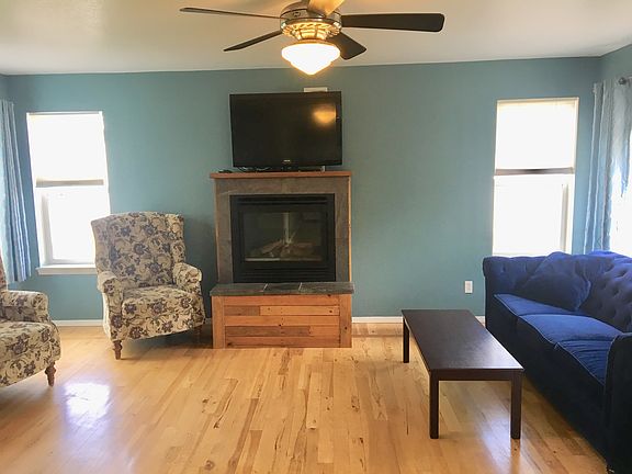 3rd image of 209 Lyfka St