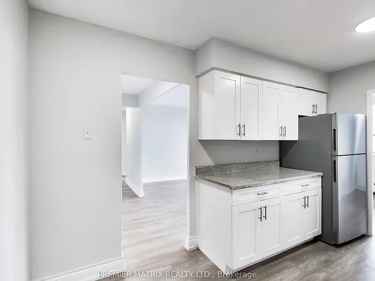 65 Thorncliffe Park Dr #1411 — Photo 14