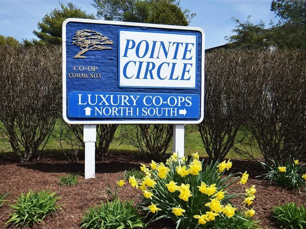 102 Pointe Circle S #102, Coram, NY 11727