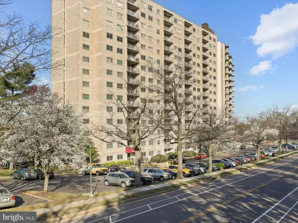 2500 N Van Dorn St APT 813, Alexandria, VA 22302