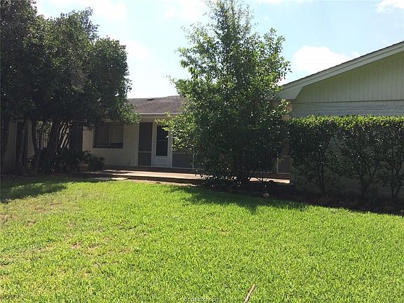 4th image of 2205 Quail Hollow Dr