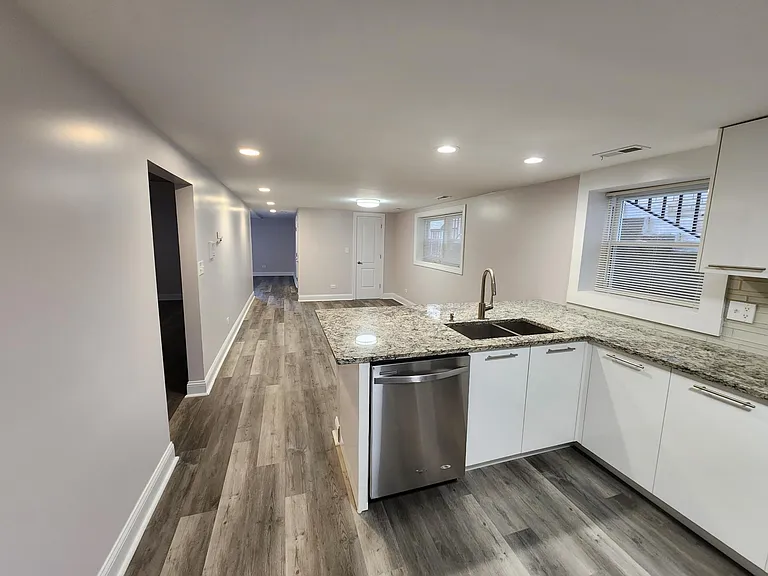 6141 N Richmond St #G — Photo 13
