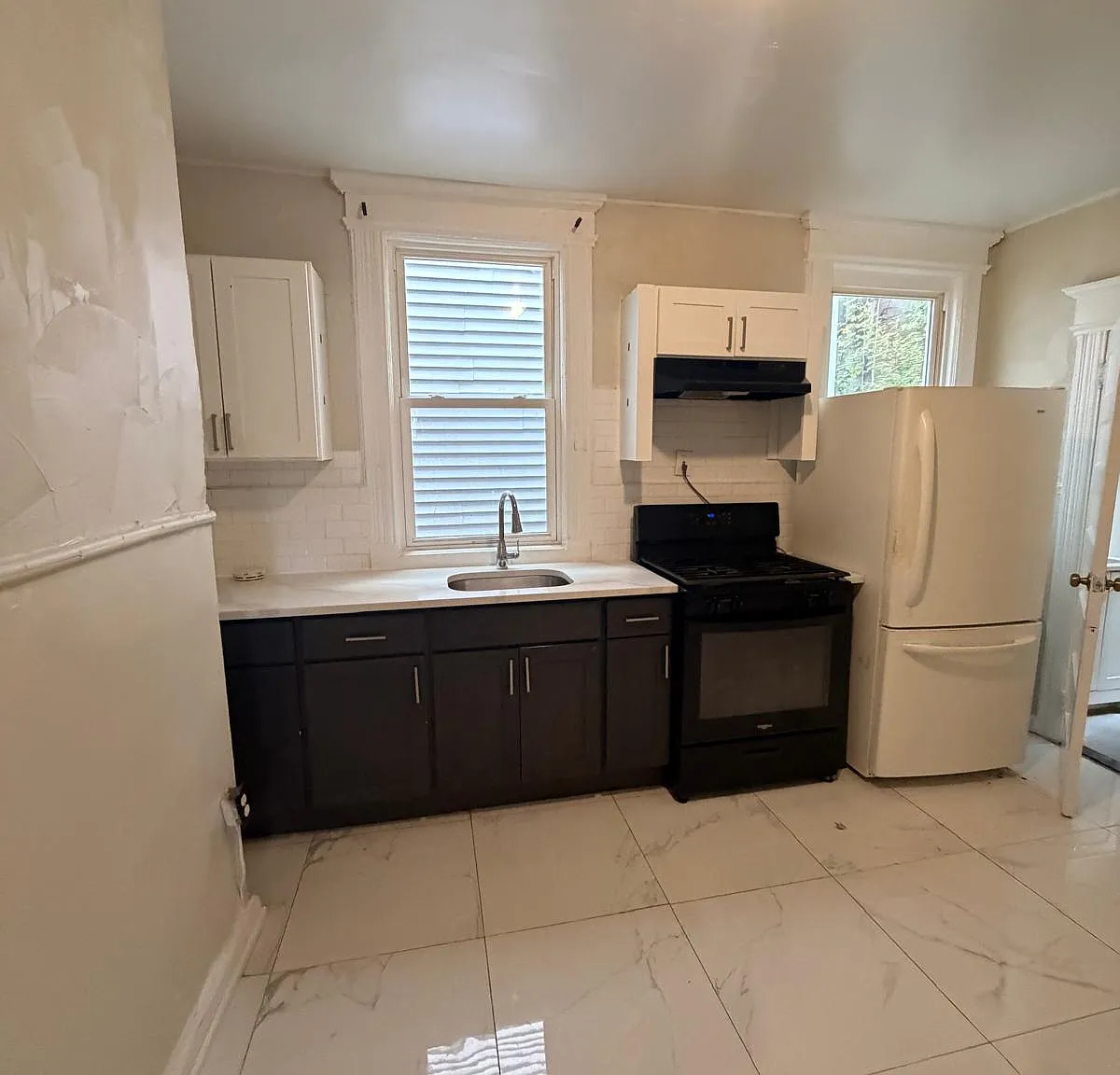 3 bed, 1450 sqft, $2,000 — Photo 3
