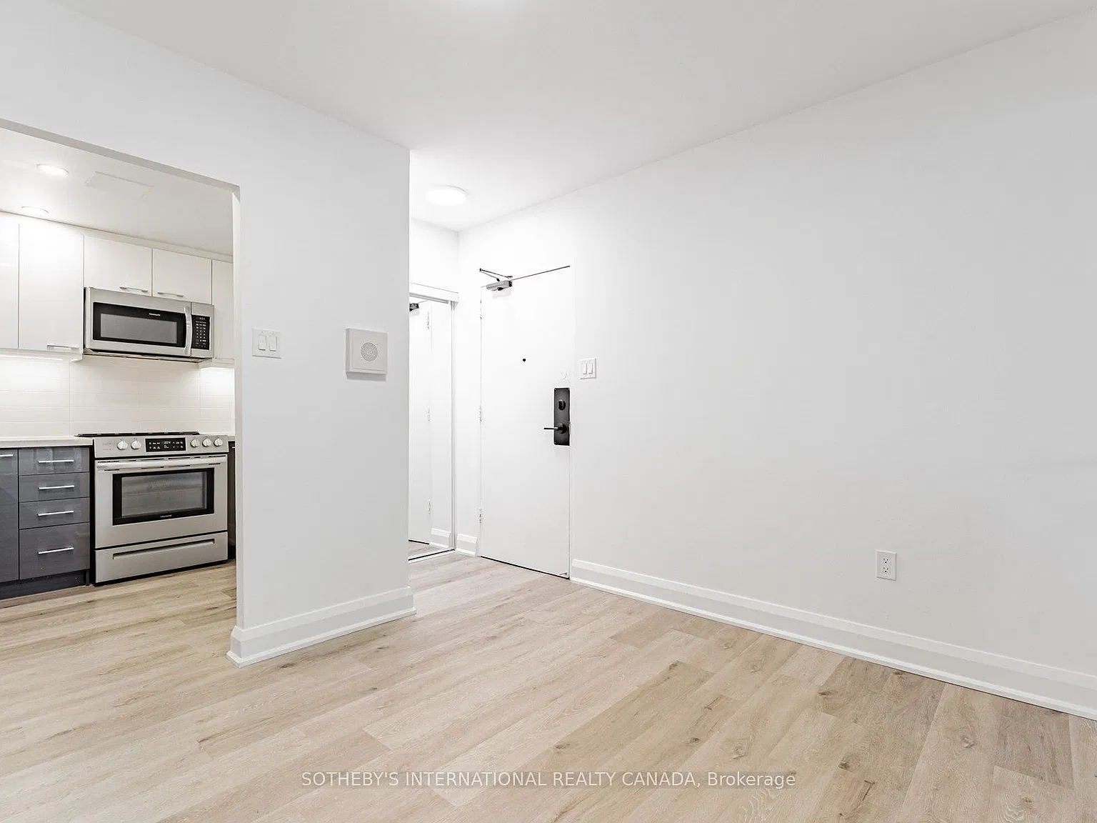 2 bed, $2,413 — Photo 3