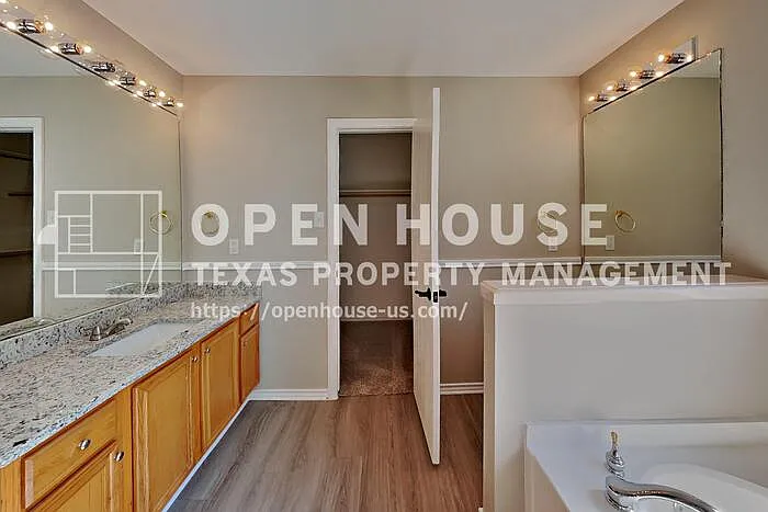 3205 Muleshoe Ln — Photo 12