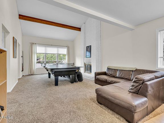5th image of 930 Williamstown Ct