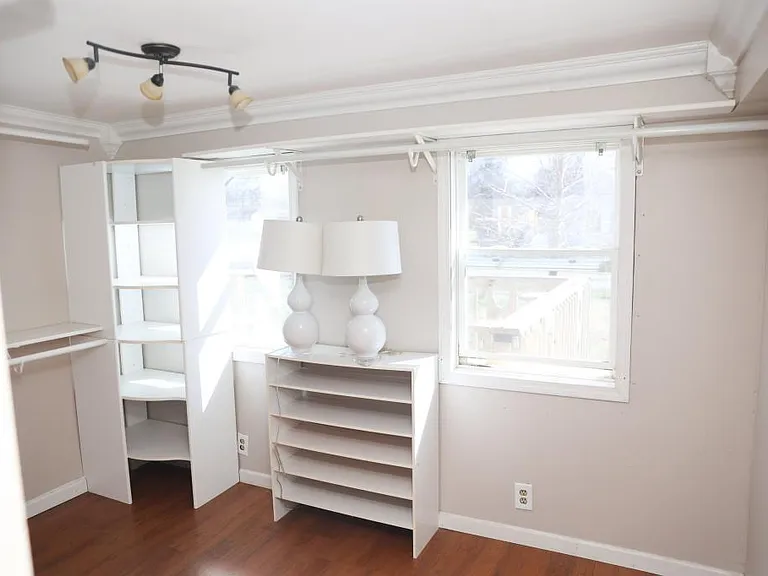 222 Dobson St — Photo 8