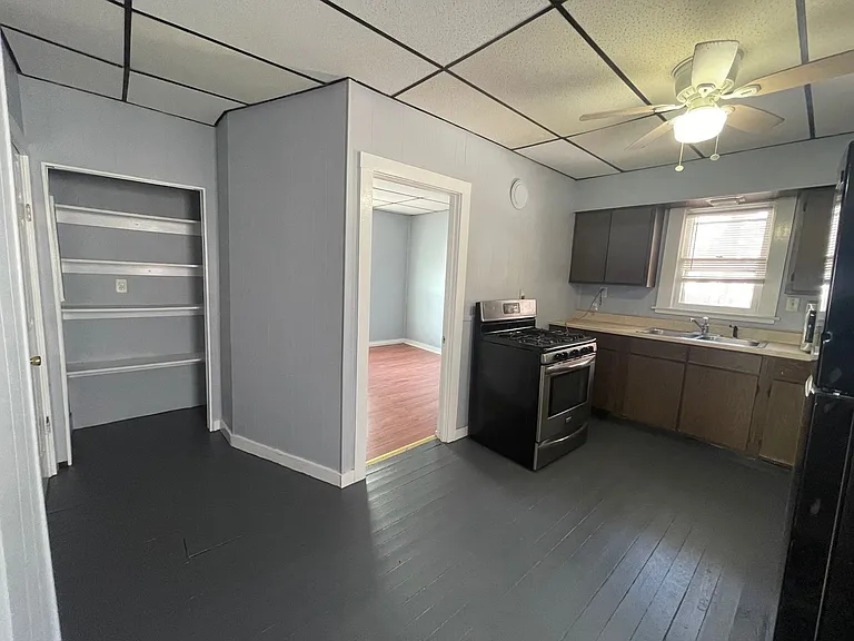 55-57 South St #55 — Photo 4
