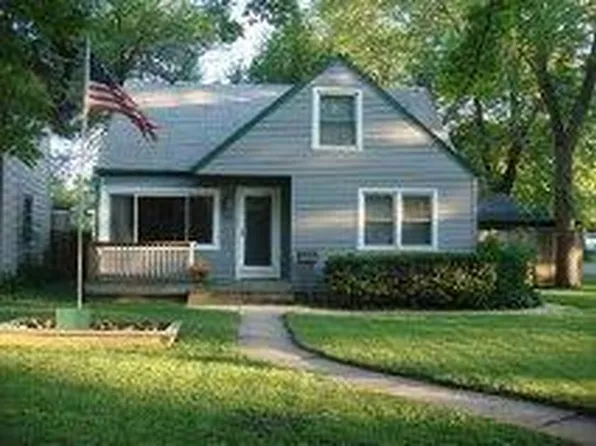 119 E Maple Ave, Villa Park, IL 60181