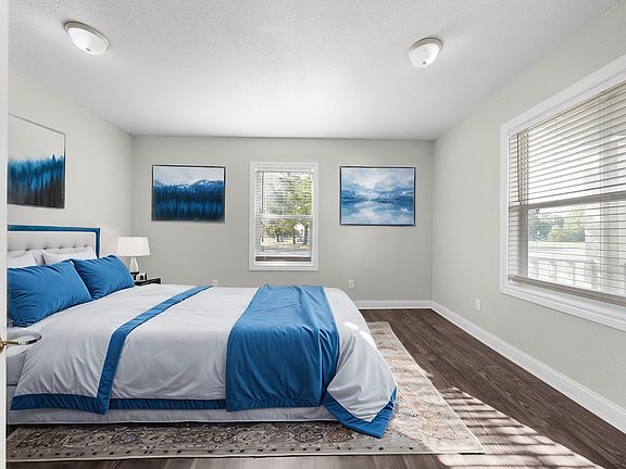 3rd image of 3720 Sockwell Blvd #4