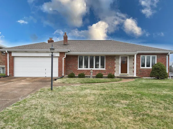 9864 Knollshire Dr, Saint Louis, MO 63123