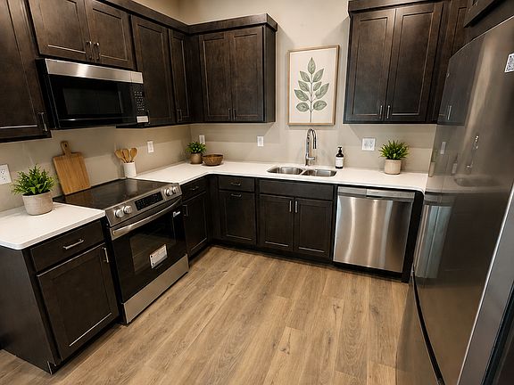 5th image of 4898 Stavenger Rd
