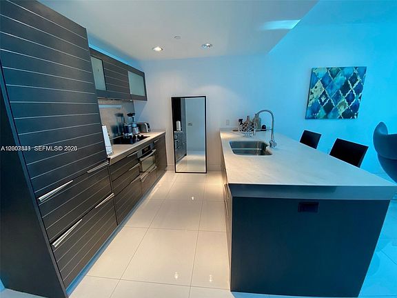 5th image of 200 Biscayne Boulevard Way APT 4011