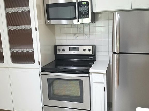 3rd image of 5311 NE 72nd Ave